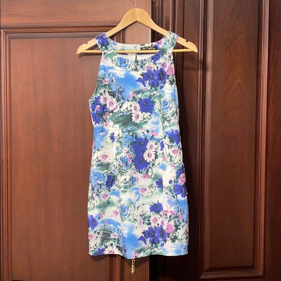 Dress size medium - Picture 1 of 1